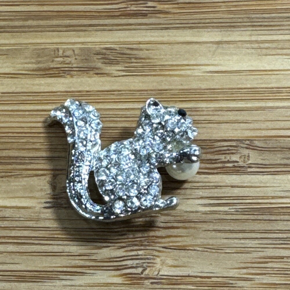Vintage SilveSquirrel Brooch Sparkling Crystal Pearl Animal Pin Autumn Fall Gift